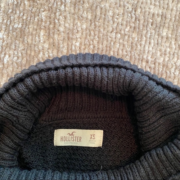 Hollister Cut-Out Shoulder Sweater - Picture 5 of 5